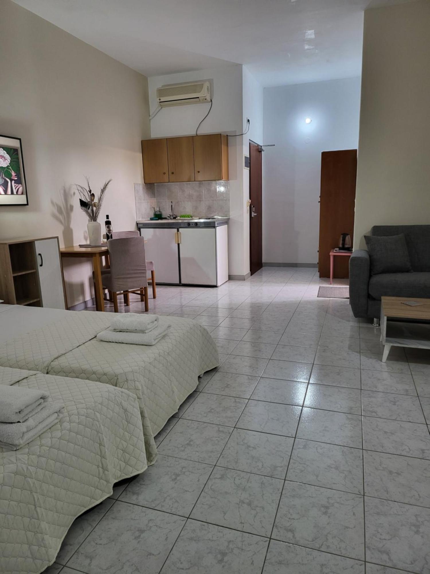 Pyrgos Hotel Apartments Kremastí Buitenkant foto