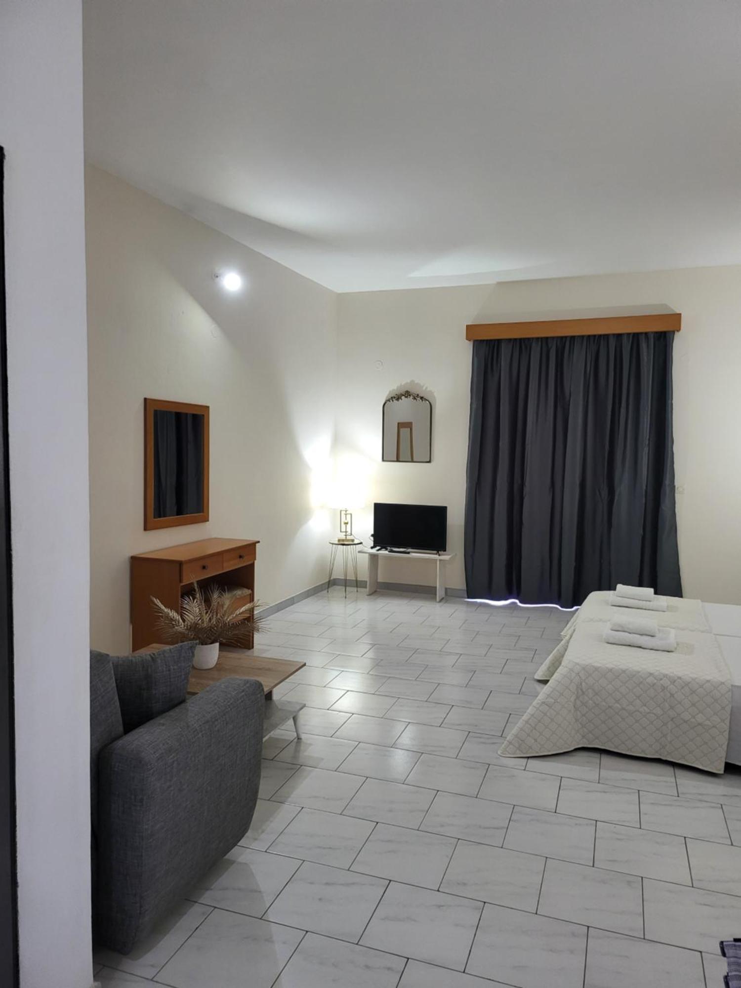 Pyrgos Hotel Apartments Kremastí Buitenkant foto