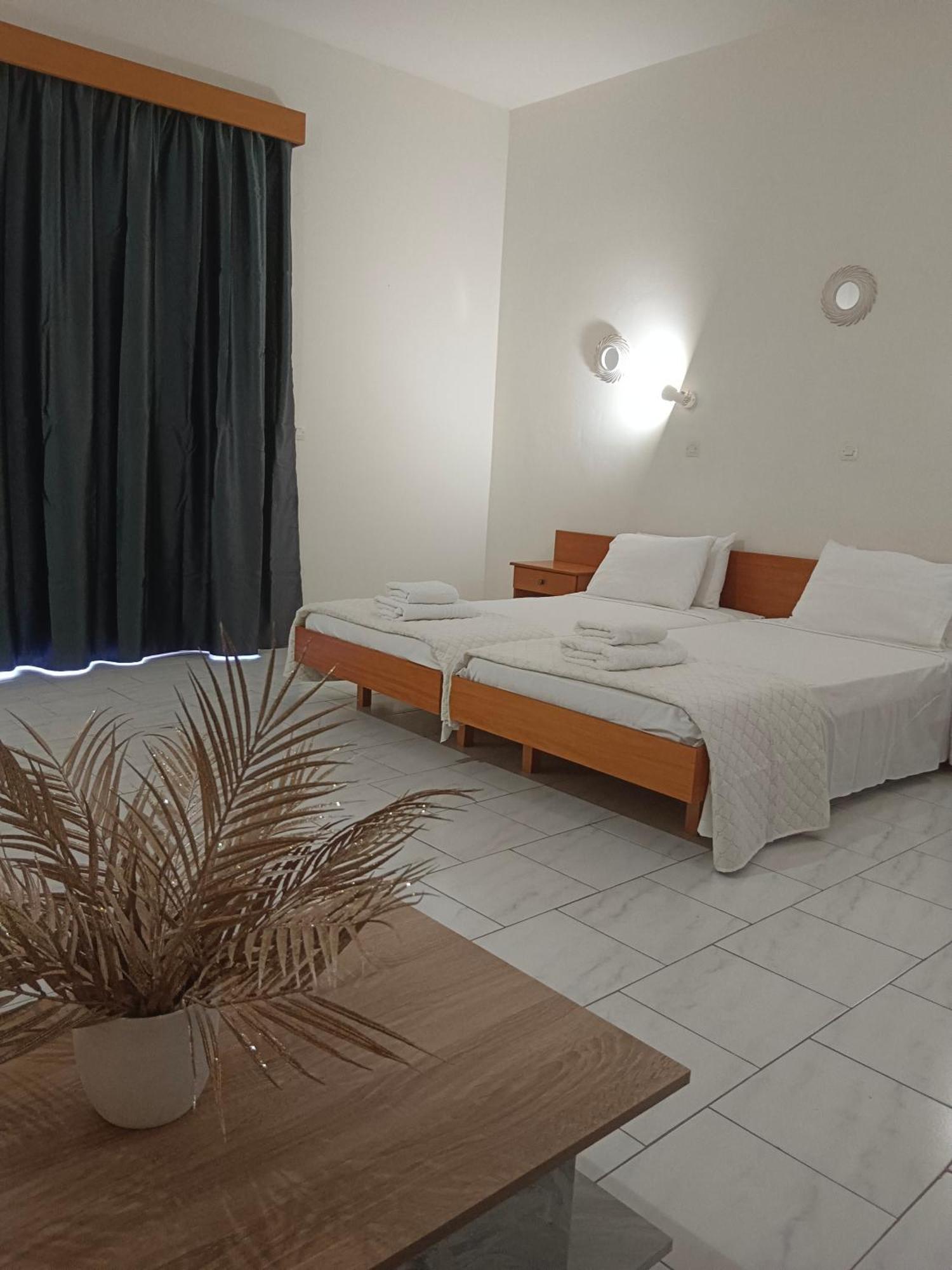 Pyrgos Hotel Apartments Kremastí Buitenkant foto