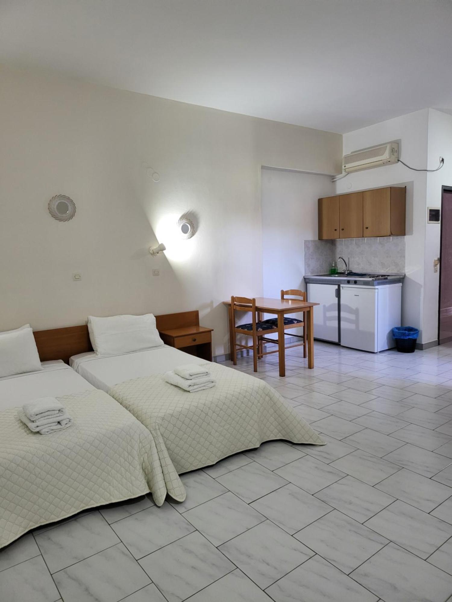 Pyrgos Hotel Apartments Kremastí Buitenkant foto